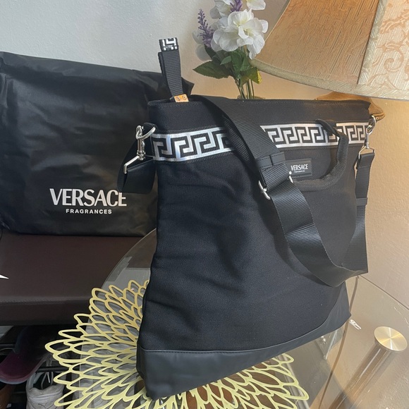 Versace - Picture 6 of 15